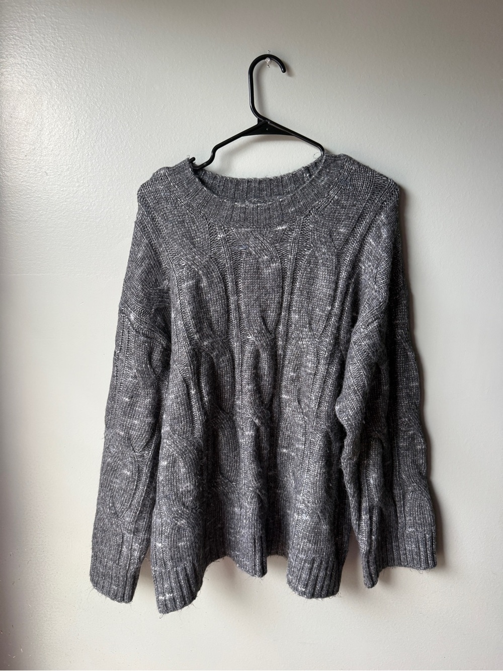 American Eagle Gray Cable Knit Oversized Sweater Size Large